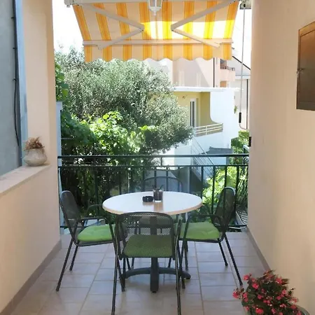 Sinisa Apartment *