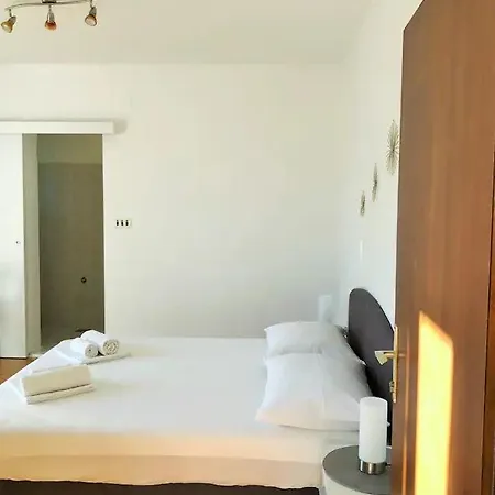 Sinisa Apartment Makarska