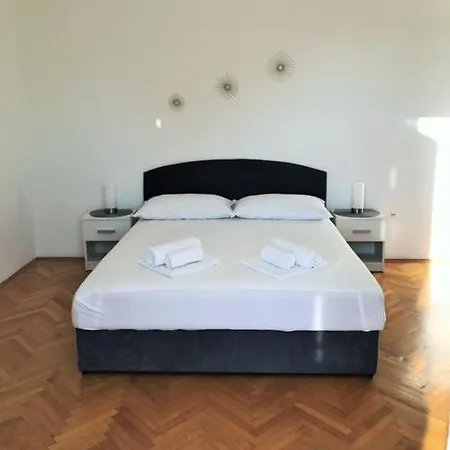 Sinisa Apartment