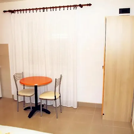 Apartment Sinisa *